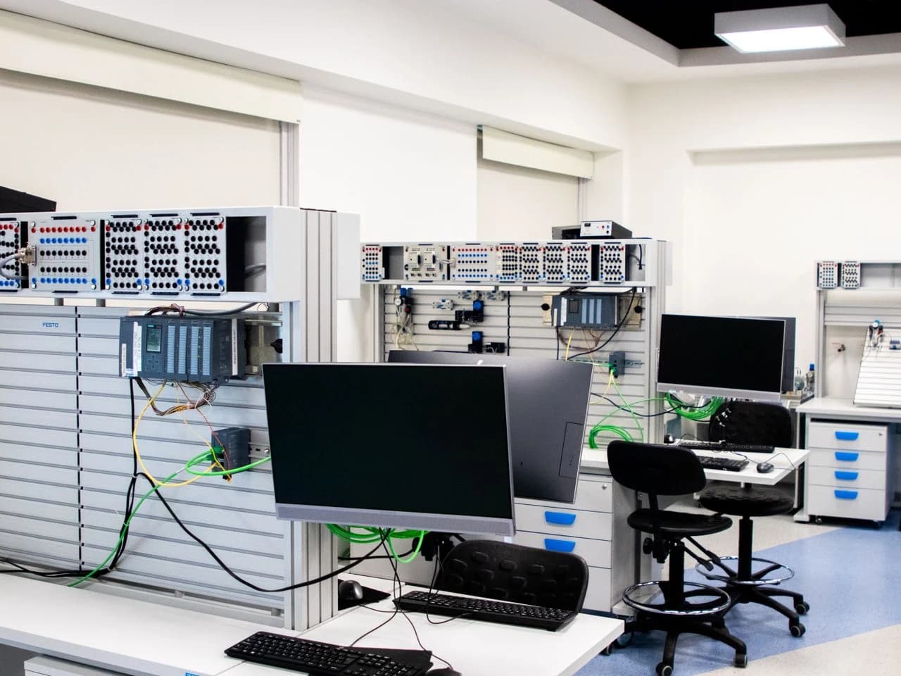 Students working in the computer lab